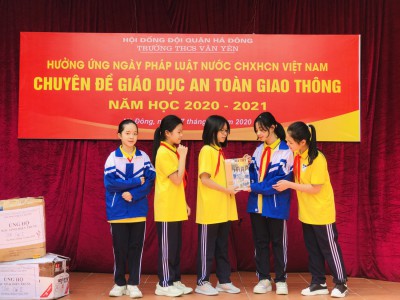 Trường THCS Văn Yên hưởng ứng “Ngày Pháp luật nước Cộng hòa xã hội chủ nghĩa Việt Nam - 09/11”